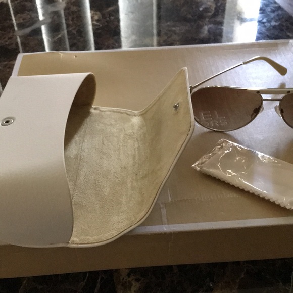 Vintage 90’s Michael Kors aviator sunglasses with original case - Picture 14 of 16